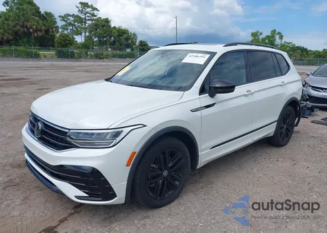 2022 Volkswagen Tiguan 2.0T Se R-Line Black z USA, uszkodzony, nr VIN 3VVCB7AX8NM105497